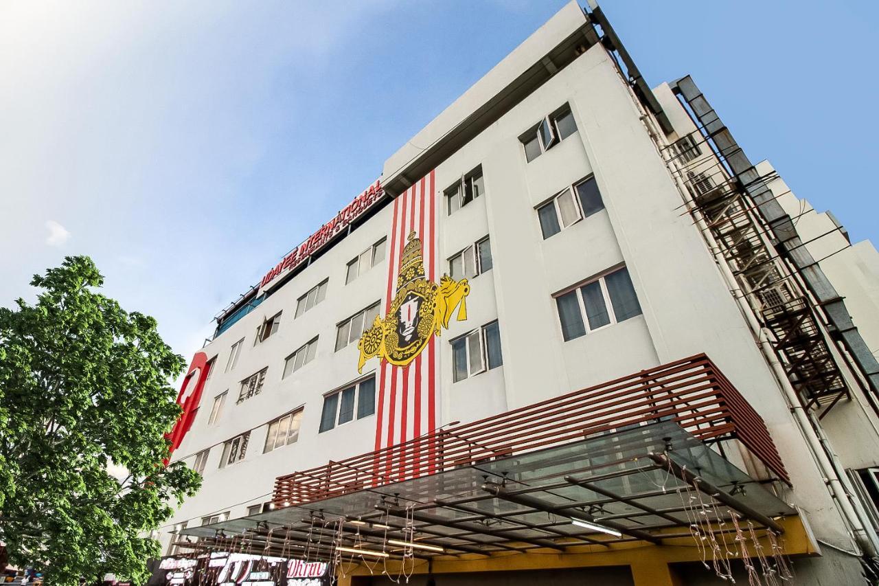 Oyo Flagship 9115 Hotel Udayee International Tirupati Exterior foto
